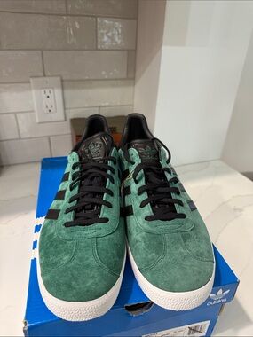Adidas Gazelle Green & White Suede Men’s sneakers